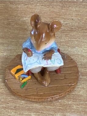 Hand-Painted Brown Mouse Figurine Reading a Book - Home Accents Decor